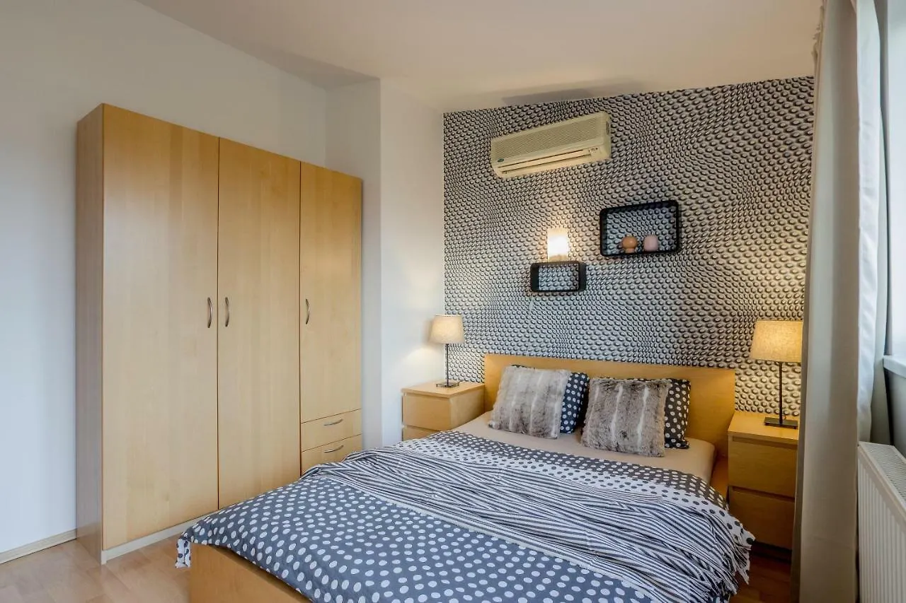 Prague 1 Sunny Apt With Terrace By Michal&Friends Czechy